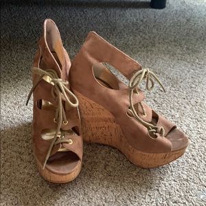 Isadora wedges